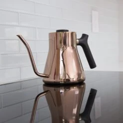 Fellow Stagg 1L Pour-Over Kettle - Polished Copper 6 Fellow Stagg 1L Pour-Over Kettle - Polished Copper -Coffee Machine Shop TG7A5727copperstagg