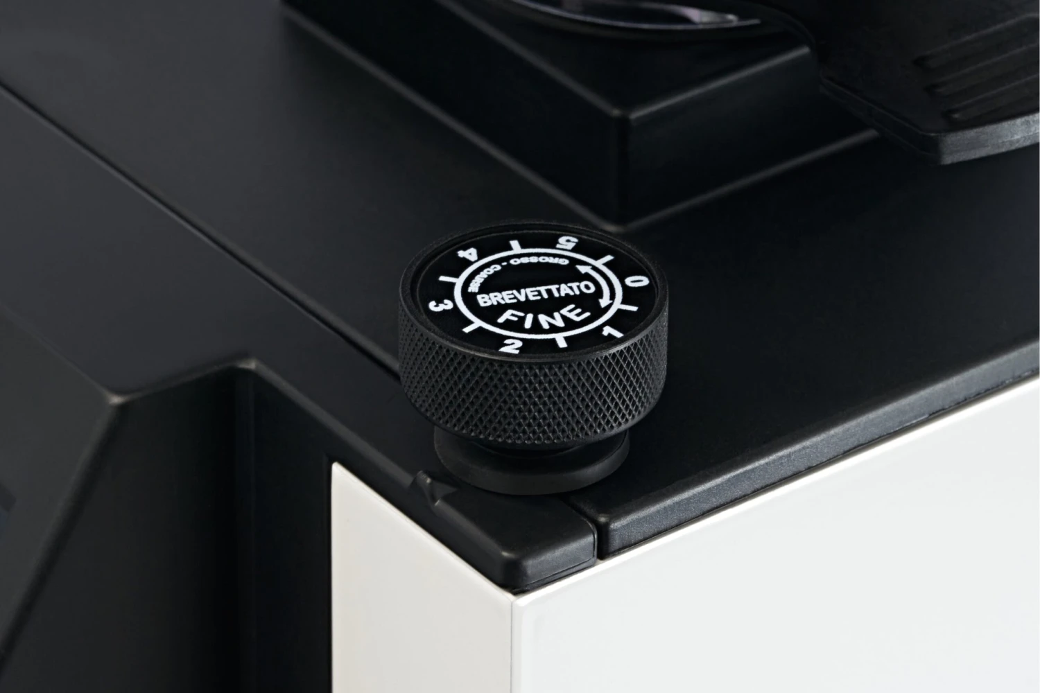 Eureka Mignon Turbo Espresso Grinder - White 4 Eureka Mignon Turbo Espresso Grinder - White - Image 4