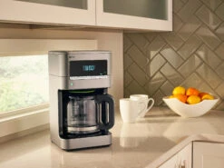 Braun KF7150BK BrewSense Coffee Maker In Black/Stainless 6 Braun KF7150BK BrewSense Coffee Maker In Black/Stainless -Coffee Machine Shop braun brewsense kf7170si lifestyle